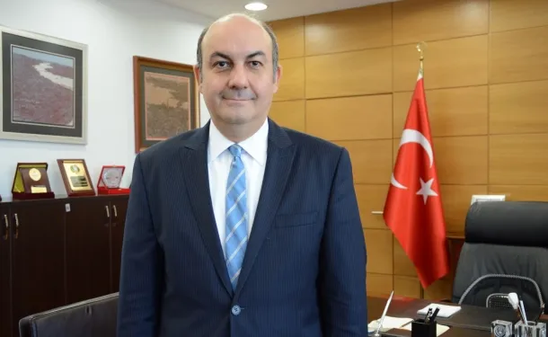 هاكان اتشاكيل السفير التركي لدى نيجيريا.