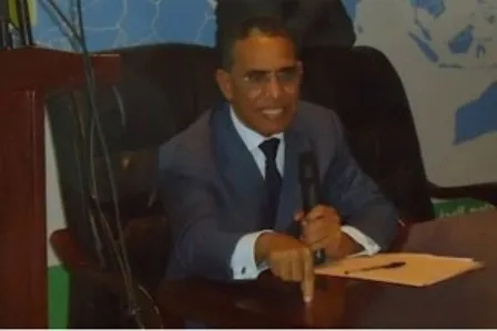 الأستاذ الدكتور إزيد بيه ولد محمد محمود . جامعة نواكشوط العصرية .  