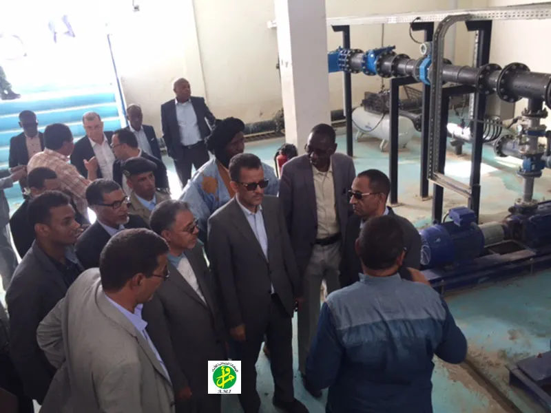 وزير المياه والصرف الصحي يحي ولد عبد الدائم خلال تفقده لمنشئات المشر