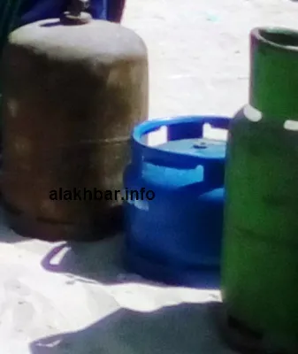 قنينات الغاز التي حطمت أسعاره حاجز 10 ألاف أوقية/ تصوير الأخبار
