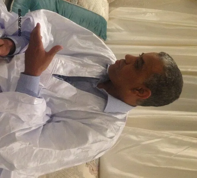 النائب البرلماني والقيادي في الحزب الحاكم محمد ولد ببانا خلال حديثه 