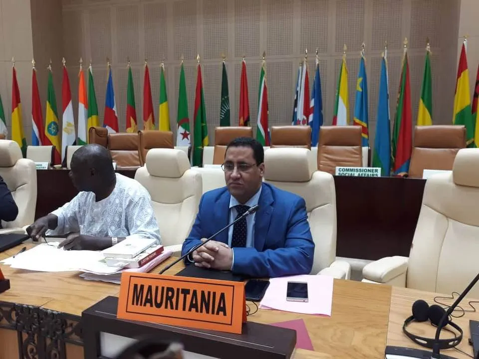 وزير الاقتصاد والمالية المختار ولد اجاي خلال الاجتماع ـ (صفحة الوزير