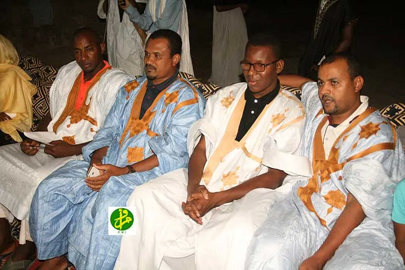 أعضاء في المجلس الأعلى للشباب خلال الأمسية الختامية في تيارت (وما)