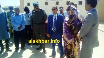 العمدة رفقة حاكم المقاطعة زوال اليوم قبيل انطلاق الحملة / تصوير الأخ?