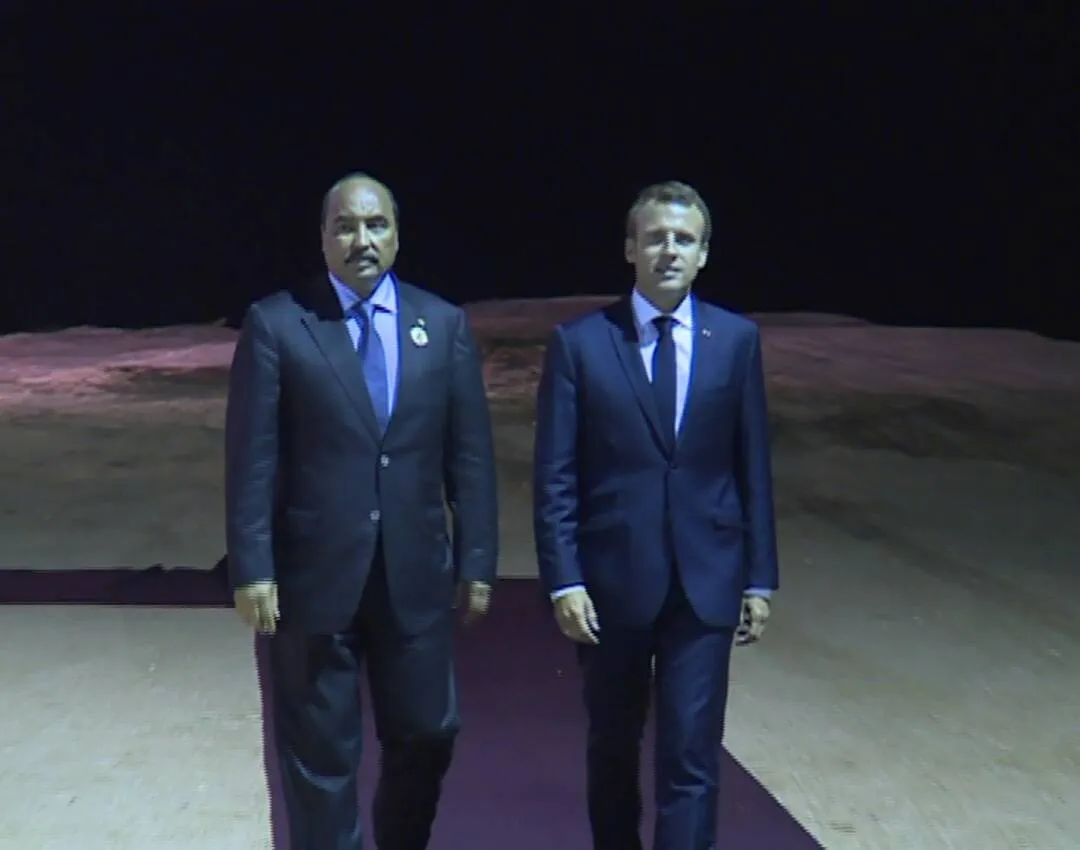 الرئيسان الموريتاني محمد ولد عبد العزيز والفرنسي إيمانويل ماكرون في