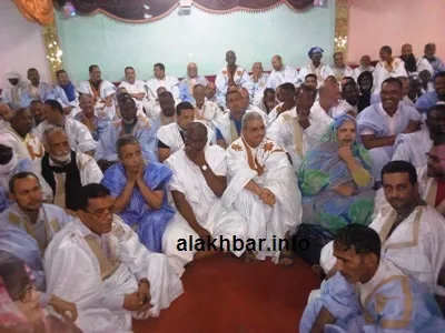 جانب من الإجتماع الليلة للحزب الحاكم في مدينة نواذيبو/ تصوير الأخبار