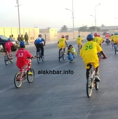 جانب من السباق أمس أثناء انطلاقته بمدينة نواذيبو/ تصوير الأخبار