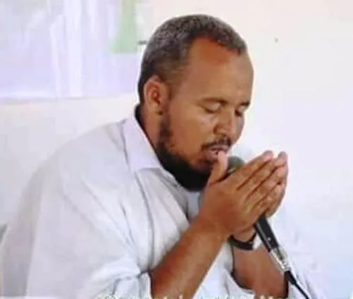 رئيس الكتلة الطلابية للتربية والإرشاد اتقانا ولد عابدين رحمه الله ت?