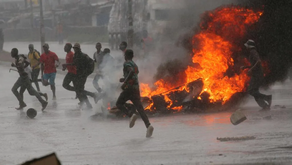 2019-01-14t160209z_469522534_rc1e54dabab0_rtrmadp_3_zimbabwe-economy-strike_0