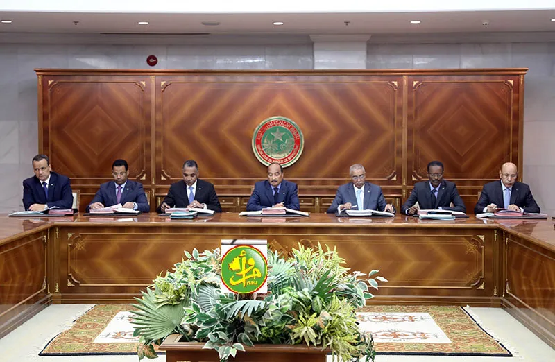 مجلس الوزراء خلال اجتماعه الأسبوع بالقصر الرئاسي (وما)