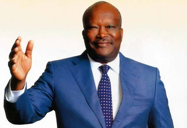 روك مارك كريستيان كابوري: الرئيس الدوري لمجموعة دول الساحل الخمس.