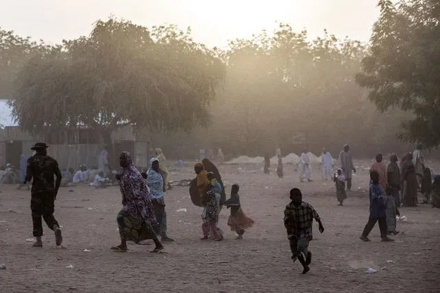 150327-nigeria-civils-refugient-maiduguri_642