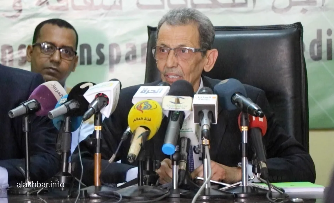 رئيس اللجنة المستقلة للانتخابات محمد فال ولد بلال خلال مؤتمر صحفي سا