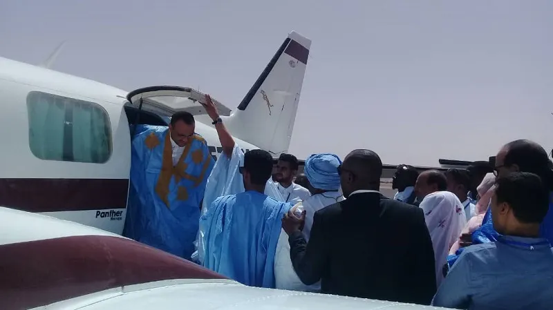 المرشح ولد ببكر ينزل من الطائرة في مدينة النعمة عاصمة ولاية الحوض ال?