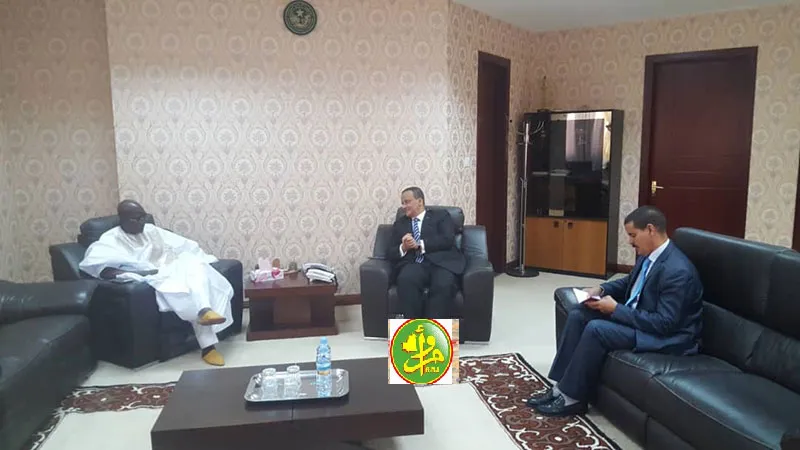 وزير الخارجية الموريتاني إسماعيل ولد الشيخ أحمد خلال اجتماع سابق مع 