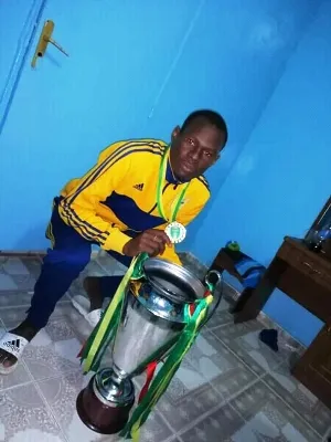 اللاعب الراحل عثمان دياو الذي توفي بعد معاناة مع المرض/ الأخبار