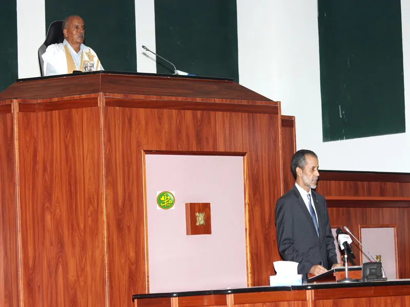 الوزير الأول إسماعيل ولد بده ولد الشيخ سيديا خلال استعراض برنامج حكو