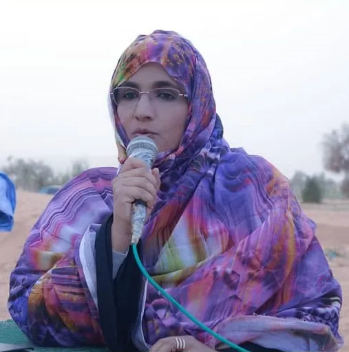 البرلمانية عيشة بونه خلال حديثها في اللقاء