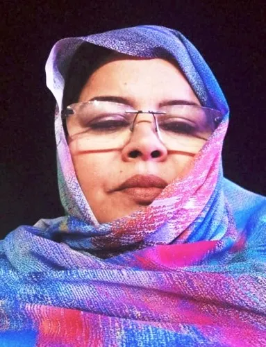 مديرة الشؤون الإجتماعية المستقيلة خديجة أحمد شل /الأخبار