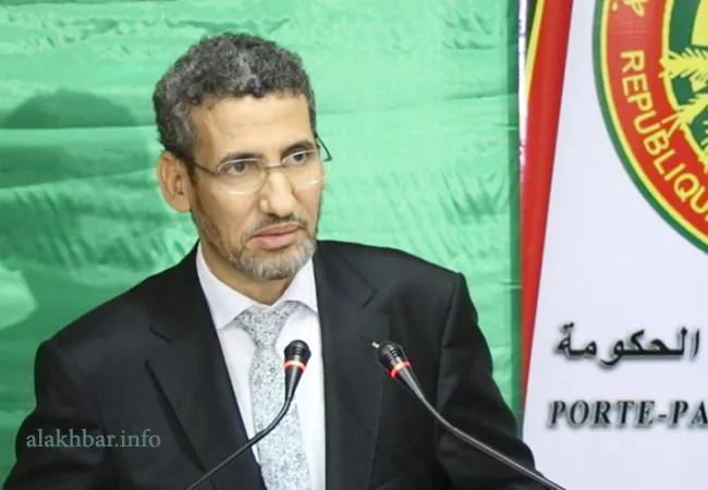 وزير المالية محمد الأمين ولد الذهبي خلال مؤتمر صحفي بداية سبتمبر الم