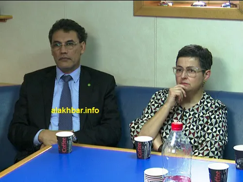 وزيرة الخارجية الإسبانية إلى جانب والي الولاية/ الأخبار