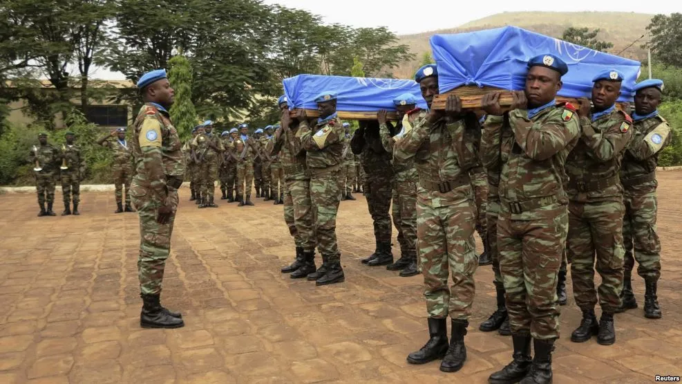 hommage-funeraire-mort-deces-casques-bleu-soldat-militaire-minusma-onu