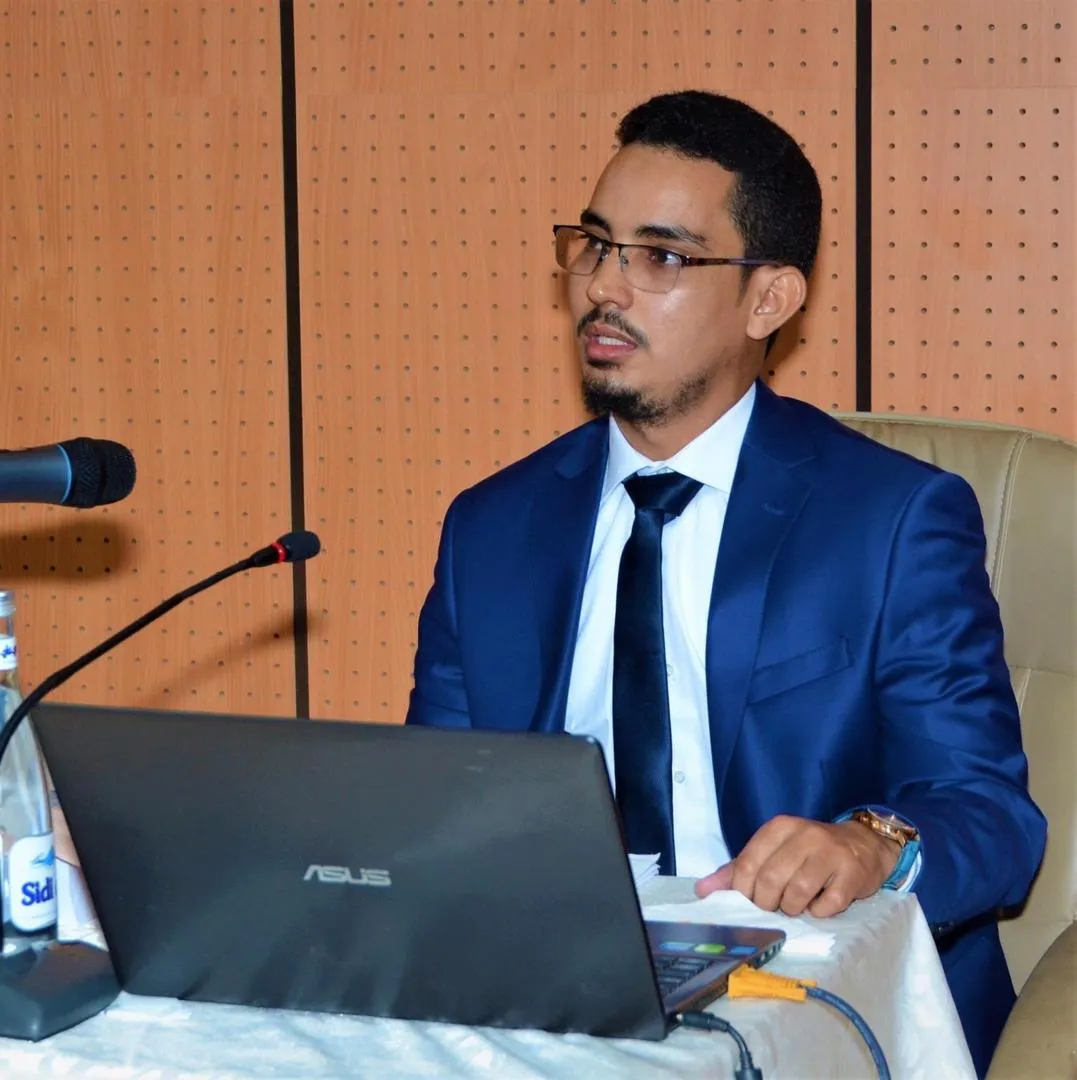 رئيس المركز الدكتور محمد عبد الجليل ولد الشيخ القاضي،