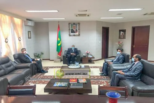 وزير الخارجية خلال لقائه مع السفير التركي اليوم (وما)