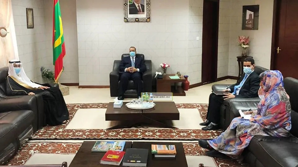 وزير الخارجية إسماعيل ولد الشيخ أحمد خلال لقائه مع السفير السعودي هز
