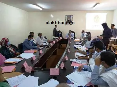 جانب من اجتماع المجلس البلدي أمس في القصر البلدي/ الأخبار