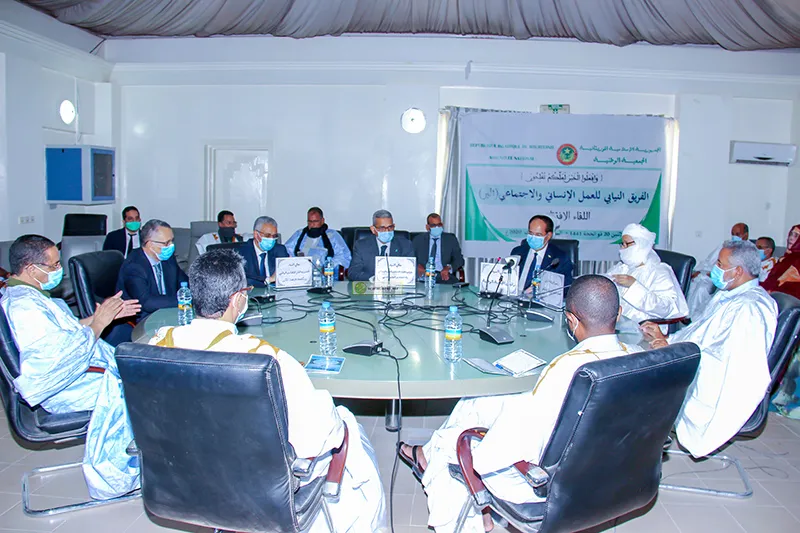 الفريق البرلماني الجديد خلال حفل إعلان انطلاقة أعماله أمس الاثنين (و