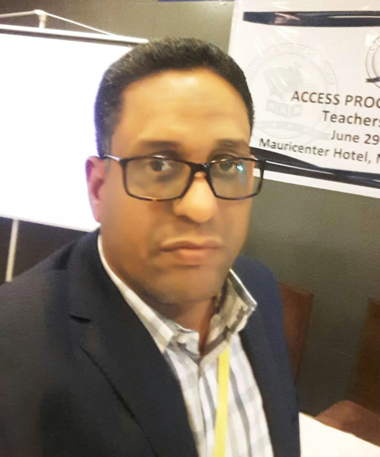 محمد بن إسحاق - مفتش تعليم ثانوي