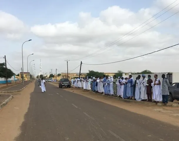 مزارعون يحتجون على حرمانهم من التعويض عن الخسائر في مزارعهم