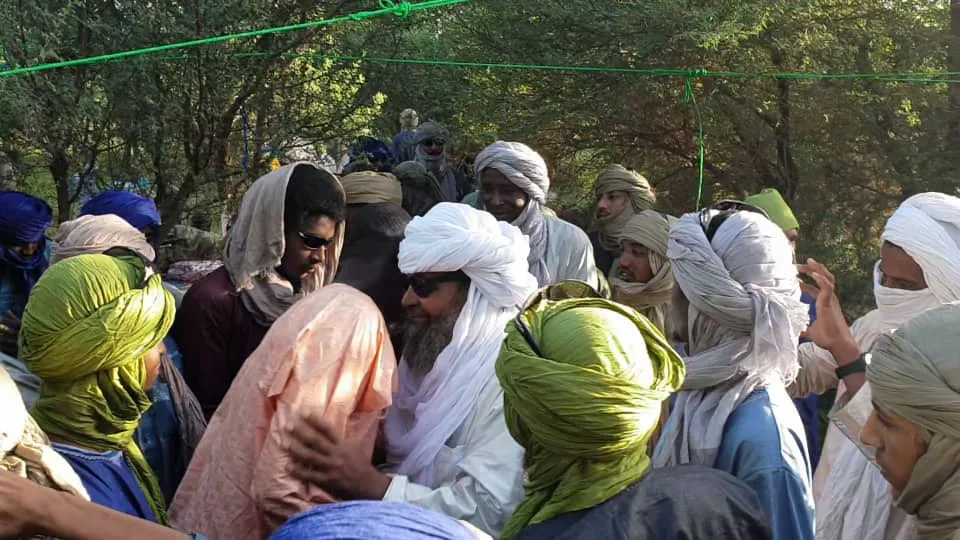 إياد أغ غالي في استقبال المفرج عنهم