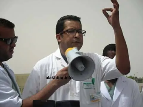 أمين عام نقابة الأساتذة الاستشفائيين بالكلية الدكتور محمد محمود الح