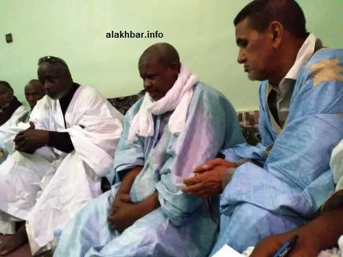 جانب من اجتماع عقده الأمين العام للكونفدرالية الحرة لعمال موريتانيا
