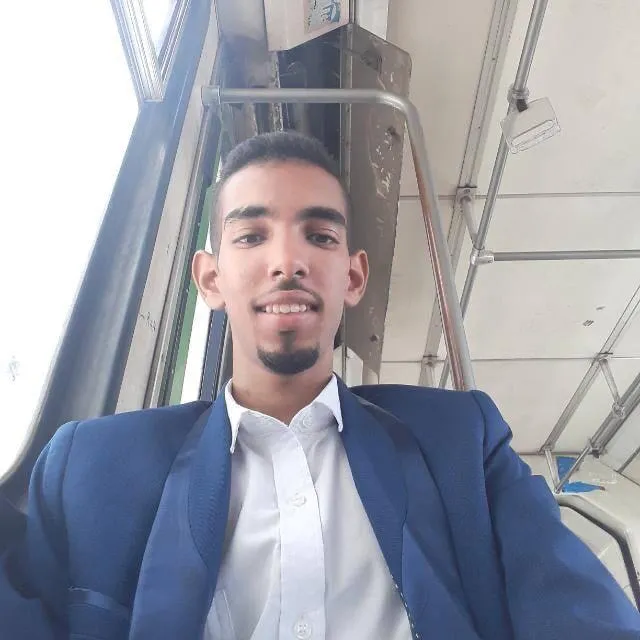 - حمزة الشنقيطي - طالب ماستر شريعة وقانون