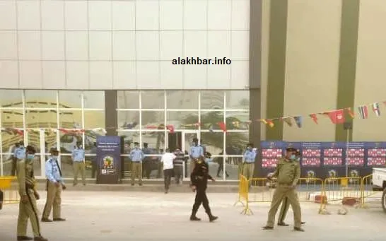 حراسة أمنية في واجهة الملعب البلدي وتطويق أمني لكل الطرق المؤدية إلي