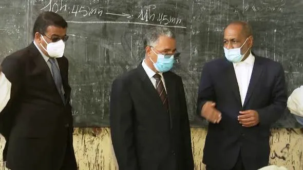 جانب من زيارة الوالي رفقة الحاكم والمدير الجهوي للتهذيب لمركز الإمت?