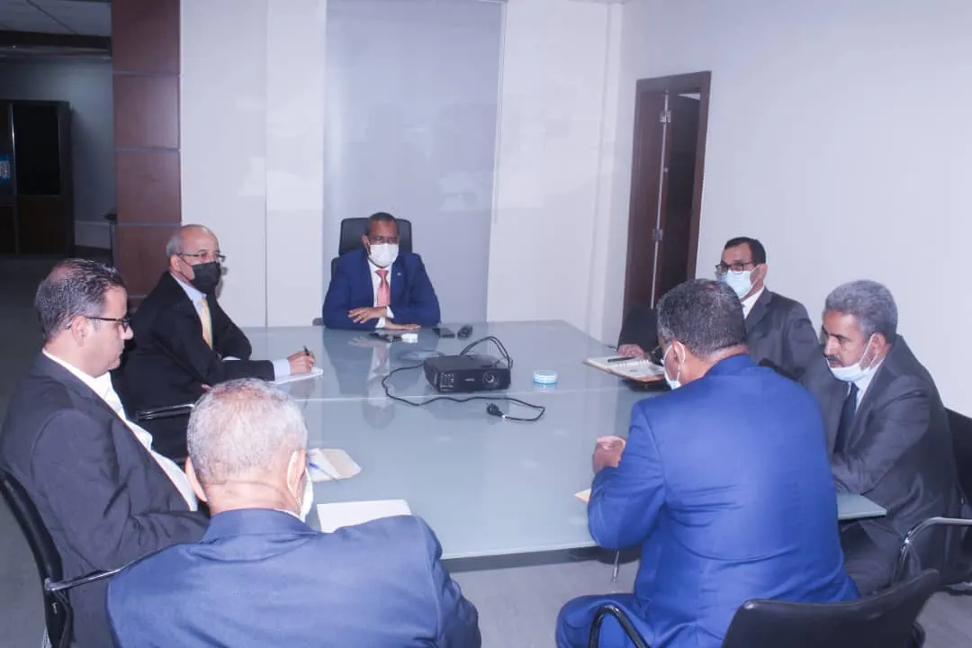 وزير التجهيز والنقل محمدو أحمدو امحيميد خلال الاجتماع اليوم