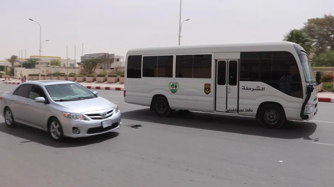الباص الذي تولى نقل المشمولين في الملف في رحلة الذهاب إلى قصر العدل و