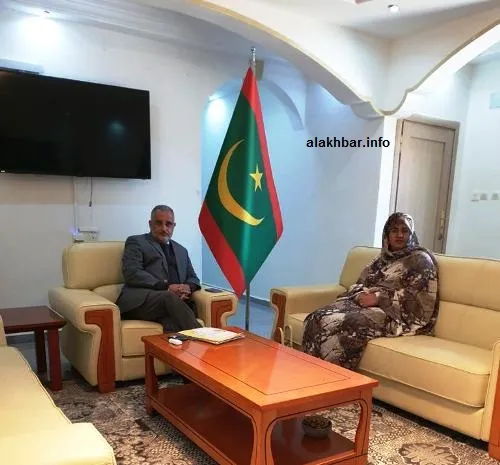 جانب من لقاء رئيس المنطقة الحرة ورئيسة مركز التنظيم/ الأخبار