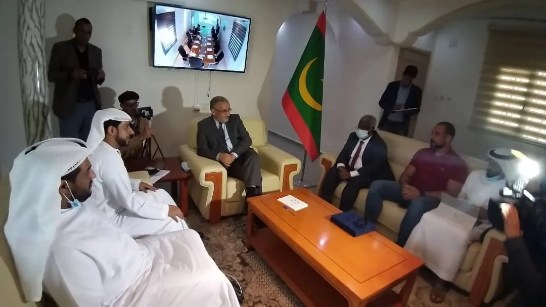 جانب من لقاء وفد المستثمرين الإماراتيين لرئيس سلطة المنطقة الحرة مح?