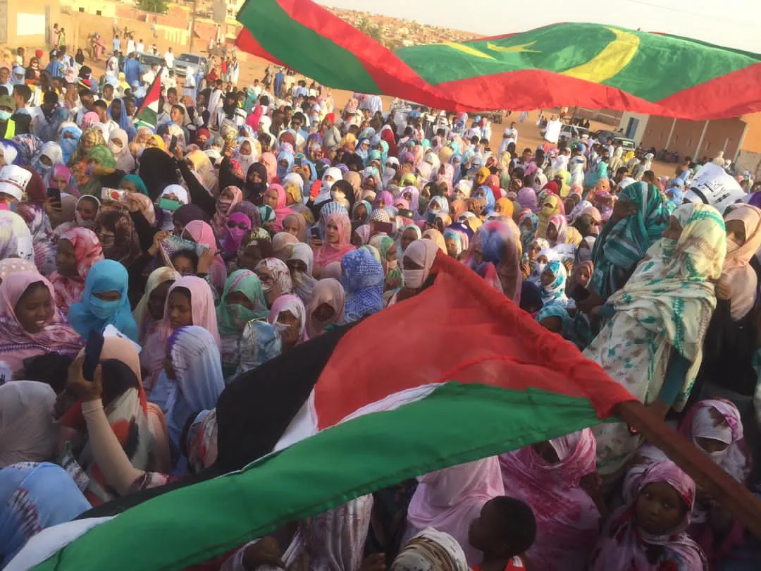 جانب من المسيرة التي نظمت مساء الأحد في بوتمليت نصرة للأقصى وفلسطين