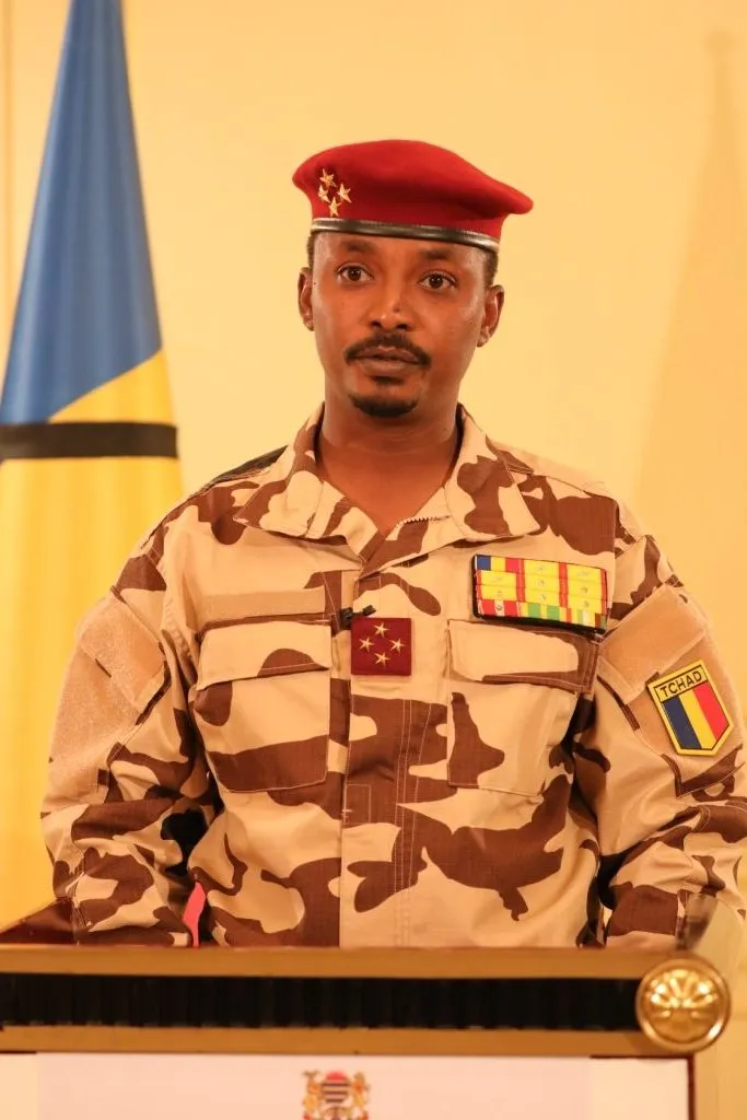 محمد إدريس ديبي: الرئيس الانتقالي في اتشاد