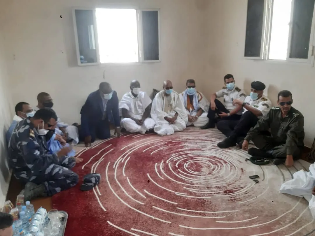 وزير الداخلية خلال زيارته لولد الرباني في نواكشوط