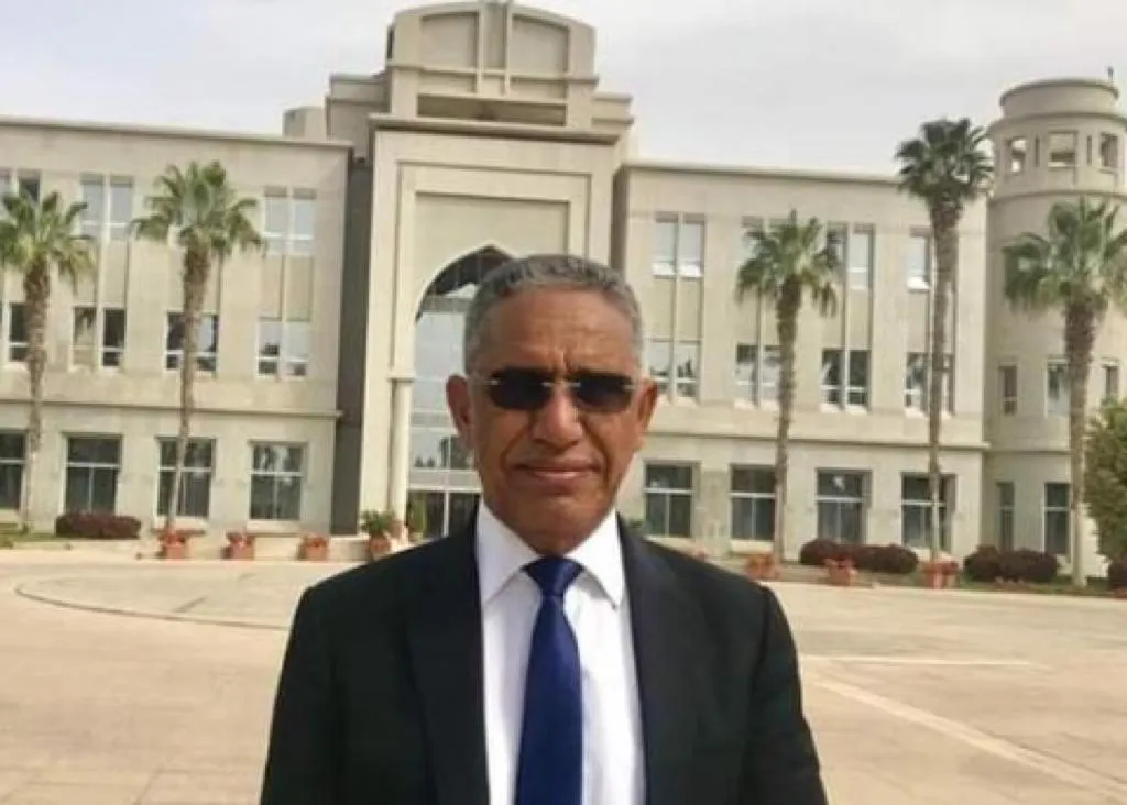 الأستاذ الدكتور: إزيد بيه ولد محمد محمود جامعة نواكشوط العصرية