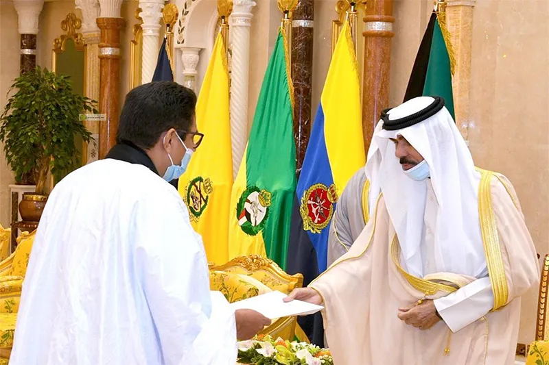 أمير الكويت الشيخ نواف الأحمد الجابر الصباح يتسلم أرواق اعتماد السف?