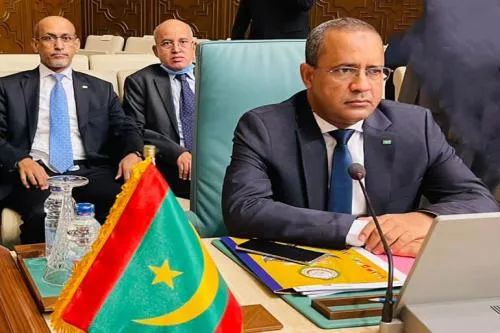 وزير التجهيز والنقل محمدو ولد امحيميد خلال مشاركته في الجمعة العموم?