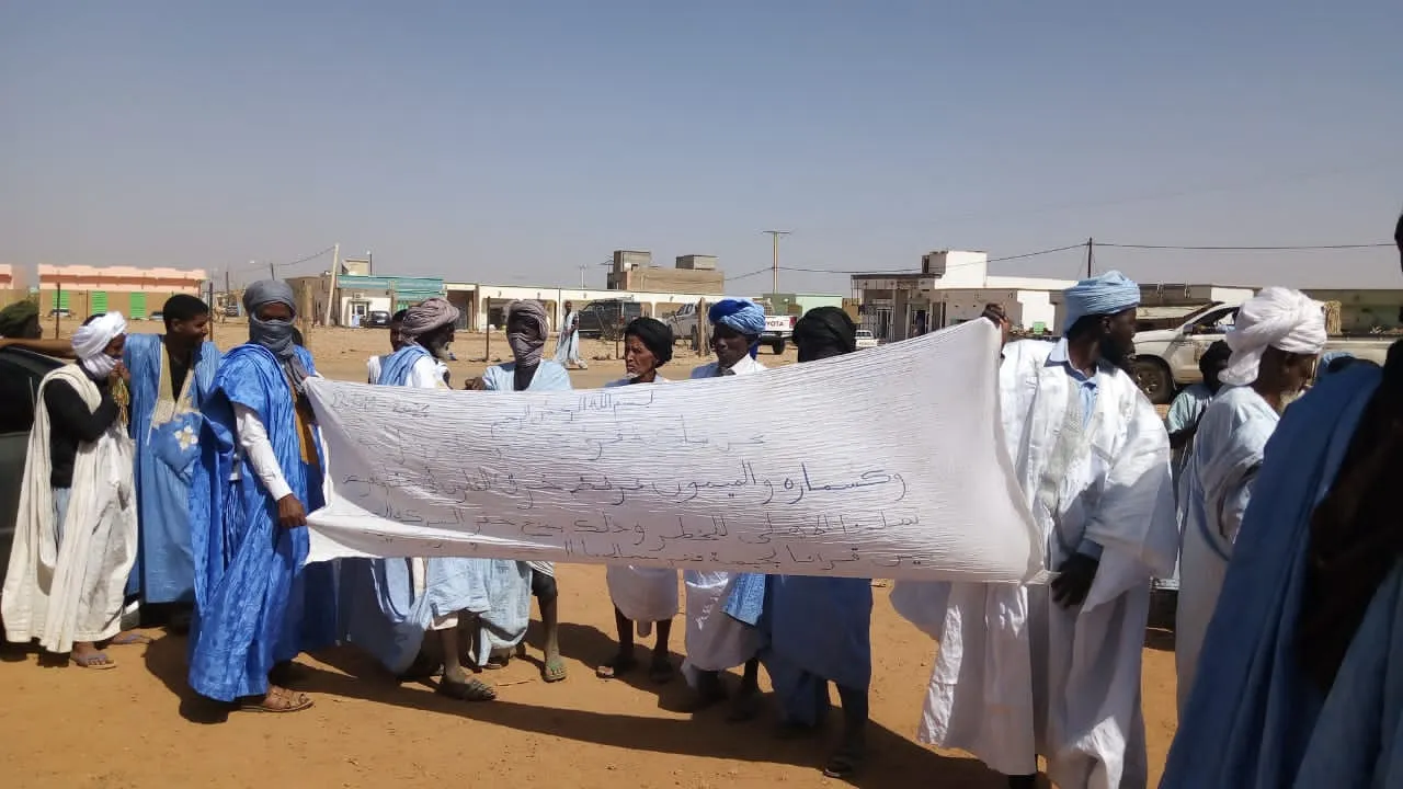 جانب من الوقفة الاحتجاجية اليوم الاثنين أمام مكاتب المقاطعة في باسك?